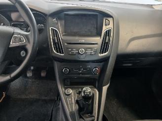 Ford Focus Focus 3 Wagon Combi 1.0 Ti-VCT EcoBoost 12V 100 (M2DC) [74kW]  (02-201=
2/05-2018) picture 19