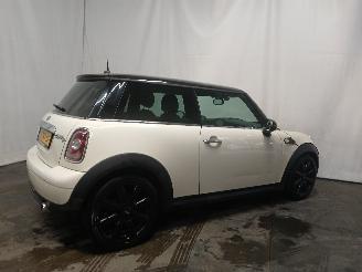 Mini Mini Mini (R56) Hatchback 1.6 Cooper D 16V (DV6TED4(9HZ)) [80kW]  (11-2006/=
09-2010) picture 6
