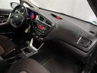 Kia Cee d Cee'd Sportswagon (JDC5) Combi 1.6 GDI 16V (G4FD) [99kW]  (09-2012/12-=
2018) picture 8