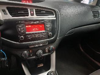 Kia Cee d Cee'd Sportswagon (JDC5) Combi 1.6 GDI 16V (G4FD) [99kW]  (09-2012/12-=
2018) picture 16