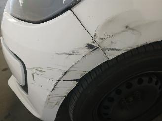 Volkswagen Up! Up! (121) Hatchback 1.0 12V 60 (CHYA) [44kW]  (08-2011/08-2020) picture 23