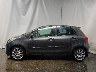 Toyota Yaris Yaris II (P9) Hatchback 1.3 16V VVT-i (2SZFE) [64kW]  (08-2005/11-2010=
) picture 4