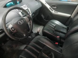 Toyota Yaris Yaris II (P9) Hatchback 1.3 16V VVT-i (2SZFE) [64kW]  (08-2005/11-2010=
) picture 12