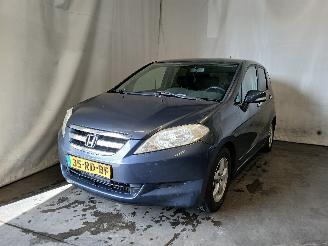 krockskadad bil auto Honda Fr-v FR-V (BE) MPV 1.7 16V (D17A2) [92kW]  (02-2005/12-2006) 2005/1