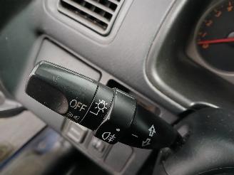 Honda Stream Stream I (RN) MPV 2.0 16V VTEC (K20A5) [115kW]  (05-2001/09-2006) picture 16