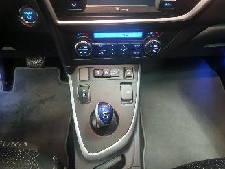 Toyota Auris Auris (E18) Hatchback 5-drs 1.8 16V Hybrid (2ZRFXE) [100kW]  (10-2012/=
03-2019) picture 17