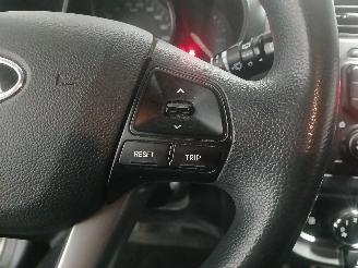 Kia Rio Rio III (UB) Hatchback 1.2 CVVT 16V (G4LA5) [63kW]  (09-2011/12-2017) picture 18