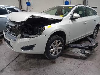 Vrakbiler auto Volvo V-60 V60 I (FW/GW) Combi 1.6 DRIVe (D4162T) [84kW]  (02-2011/12-2015) 2011/8