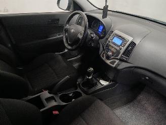 Hyundai I-30 i30 (FD) Hatchback 1.4 CVVT 16V (G4FA) [77kW]  (10-2007/11-2011) picture 9