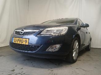 Auto incidentate Opel Astra Astra J Sports Tourer (PD8/PE8/PF8) Combi 1.4 Turbo 16V (A14NET(Euro 5=
)) [103kW]  (10-2010/10-2015) 2011/3