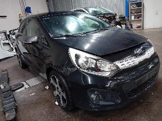Kia Rio Rio III (UB) Hatchback 1.2 CVVT 16V (G4LA5) [63kW]  (09-2011/12-2017) picture 2