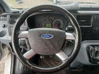 Ford Transit Transit RWD Van 2.4 TDCi 16V (PHFA) [74kW]  (04-2006/08-2014) picture 16