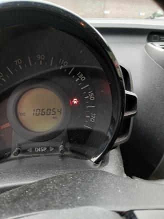 Peugeot 108 108 Hatchback 1.0 12V (1KRFE(CFB)) [51kW]  (05-2014/...) picture 2