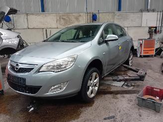 Salvage car Opel Astra Astra J (PC6/PD6/PE6/PF6) Hatchback 5-drs 1.4 16V ecoFLEX (A14XER(Euro=
 5)) [74kW]  (12-2009/10-2015) 2010/2