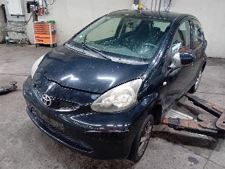 Vrakbiler auto Toyota Aygo Aygo (B10) Hatchback 1.0 12V VVT-i (1KR-FE) [50kW]  (07-2005/05-2014) 2006/10