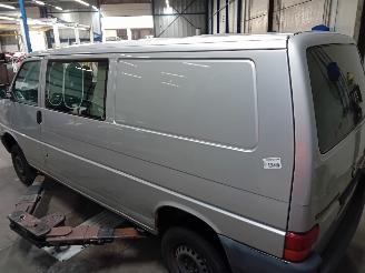 Volkswagen Transporter Transporter/Caravelle T4 Bus 2.5 TDI (AJT) [65kW]  (05-1998/04-2003) picture 4