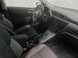 Toyota Auris Auris (E18) Hatchback 5-drs 1.8 16V Hybrid (2ZRFXE) [100kW]  (10-2012/=
03-2019) picture 9