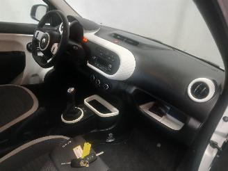 Renault Twingo Twingo III (AH) Hatchback 5-drs 1.0 SCe 70 12V (H4D-400(H4D-A4)) [52kW=
]  (09-2014/...) picture 8