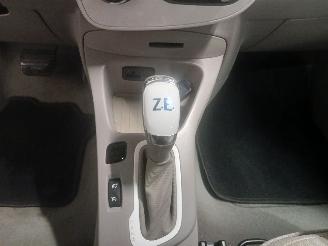 Renault Zoé Zoé (AG) Hatchback 5-drs 46kW (5AM-450(5AM-B4)) [46kW]  (06-2012/...=
) picture 16