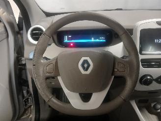 Renault Zoé Zoé (AG) Hatchback 5-drs 46kW (5AM-450(5AM-B4)) [46kW]  (06-2012/...=
) picture 17