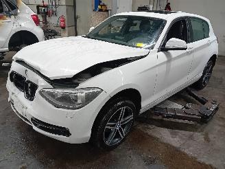 Vrakbiler auto BMW 1-serie 1 serie (F20) Hatchback 5-drs 114i 1.6 16V (N13-B16A) [75kW]  (07-2012=
/02-2015) 2013/1
