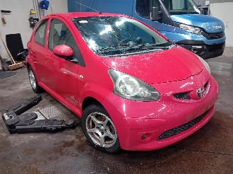 Toyota Aygo Aygo (B10) Hatchback 1.0 12V VVT-i (1KR-FE) [50kW]  (07-2005/05-2014) picture 2