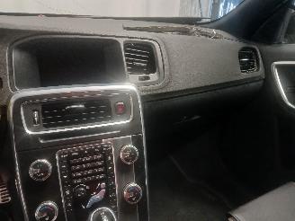 Volvo V-60 V60 I (FW/GW) Combi 2.0 D4 16V (D4204T5(Euro 6)) [133kW]  (10-2013/12-=
2015) picture 16