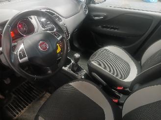 Fiat Punto Punto III (199) Hatchback 0.9 TwinAir (312.A.2000) [63kW]  (03-2012/..=
=2E) picture 12