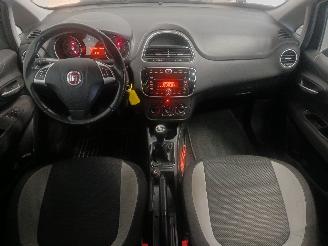 Fiat Punto Punto III (199) Hatchback 0.9 TwinAir (312.A.2000) [63kW]  (03-2012/..=
=2E) picture 11