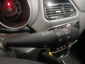 Fiat Punto Punto III (199) Hatchback 0.9 TwinAir (312.A.2000) [63kW]  (03-2012/..=
=2E) picture 15