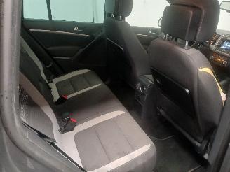 Volkswagen Tiguan Tiguan (5N1/2) SUV 2.0 TDI 16V (CFFB(Euro 5)) [103kW]  (03-2008/07-201=
8) picture 10