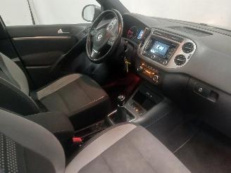 Volkswagen Tiguan Tiguan (5N1/2) SUV 2.0 TDI 16V (CFFB(Euro 5)) [103kW]  (03-2008/07-201=
8) picture 9