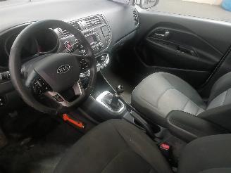 Kia Rio Rio III (UB) Hatchback 1.2 CVVT 16V (G4LA5) [63kW]  (09-2011/12-2017) picture 12