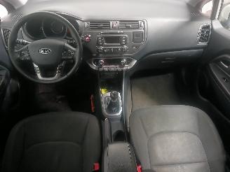 Kia Rio Rio III (UB) Hatchback 1.2 CVVT 16V (G4LA5) [63kW]  (09-2011/12-2017) picture 11