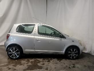 Toyota Yaris Yaris (P1) Hatchback 1.3 16V VVT-i (2SZFE) [64kW]  (04-2002/09-2005) picture 7