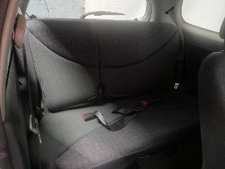 Toyota Yaris Yaris (P1) Hatchback 1.3 16V VVT-i (2SZFE) [64kW]  (04-2002/09-2005) picture 10