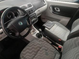 Skoda Roomster Roomster (5J) MPV 1.4 16V (BXW) [63kW]  (09-2006/05-2015) picture 12