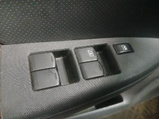 Nissan Note Note (E11) MPV 1.6 16V (HR16DE) [81kW]  (03-2006/06-2012) picture 13