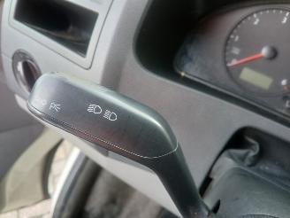 Volkswagen Transporter Transporter T5 Van 1.9 TDi (AXC) [63kW]  (04-2003/11-2009) picture 12