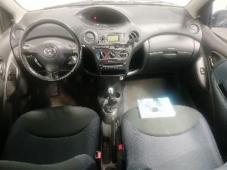 Toyota Yaris Yaris (P1) Hatchback 1.3 16V VVT-i (2SZFE) [64kW]  (04-2002/09-2005) picture 10