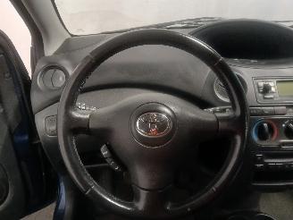 Toyota Yaris Yaris (P1) Hatchback 1.3 16V VVT-i (2SZFE) [64kW]  (04-2002/09-2005) picture 16