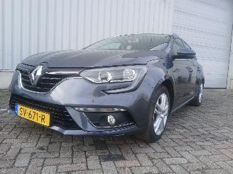 uszkodzony samochody osobowe Renault Mégane Megane IV Estate (RFBK) Combi 5-drs 1.3 TCE 115 16V (H5H-470(H5H-B4)) =
[85kW]  (01-2018/...) 2018/6