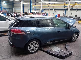 Renault Clio Clio IV Estate/Grandtour (7R) Combi 5-drs 0.9 Energy TCE 90 12V (H4B-4=
08(H4B-B4)) [66kW]  (01-2013/08-2021) picture 3