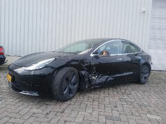 Tesla Model 3 Model 3 Sedan Long Range AWD 75 kWh (3D5) [258kW]  (06-2018/...) picture 3