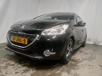 krockskadad bil auto Peugeot 208 208 I (CA/CC/CK/CL) Hatchback 1.2 Vti 12V PureTech 82 (EB2F(HMZ)) [60k=
W]  (03-2012/12-2019) 2013/1