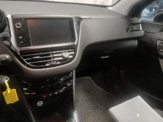 Peugeot 208 208 I (CA/CC/CK/CL) Hatchback 1.2 Vti 12V PureTech 82 (EB2F(HMZ)) [60k=
W]  (03-2012/12-2019) picture 18