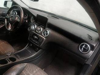 Mercedes A-klasse A (W176) Hatchback 1.6 A-180 16V (M270.910) [90kW]  (09-2012/05-2018) picture 8