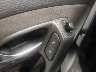 Volkswagen Polo Polo V (6R) Hatchback 1.4 16V (CGGB(Euro 5)) [63kW]  (03-2009/05-2014)= picture 14