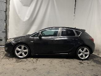 Opel Astra Astra J (PC6/PD6/PE6/PF6) Hatchback 5-drs 1.6 16V (A16XER(Euro 5)) [85=
kW]  (12-2009/10-2015) picture 4