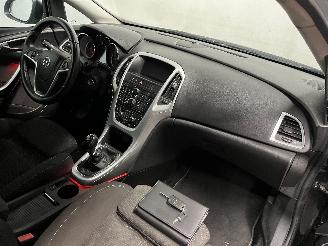 Opel Astra Astra J (PC6/PD6/PE6/PF6) Hatchback 5-drs 1.6 16V (A16XER(Euro 5)) [85=
kW]  (12-2009/10-2015) picture 8